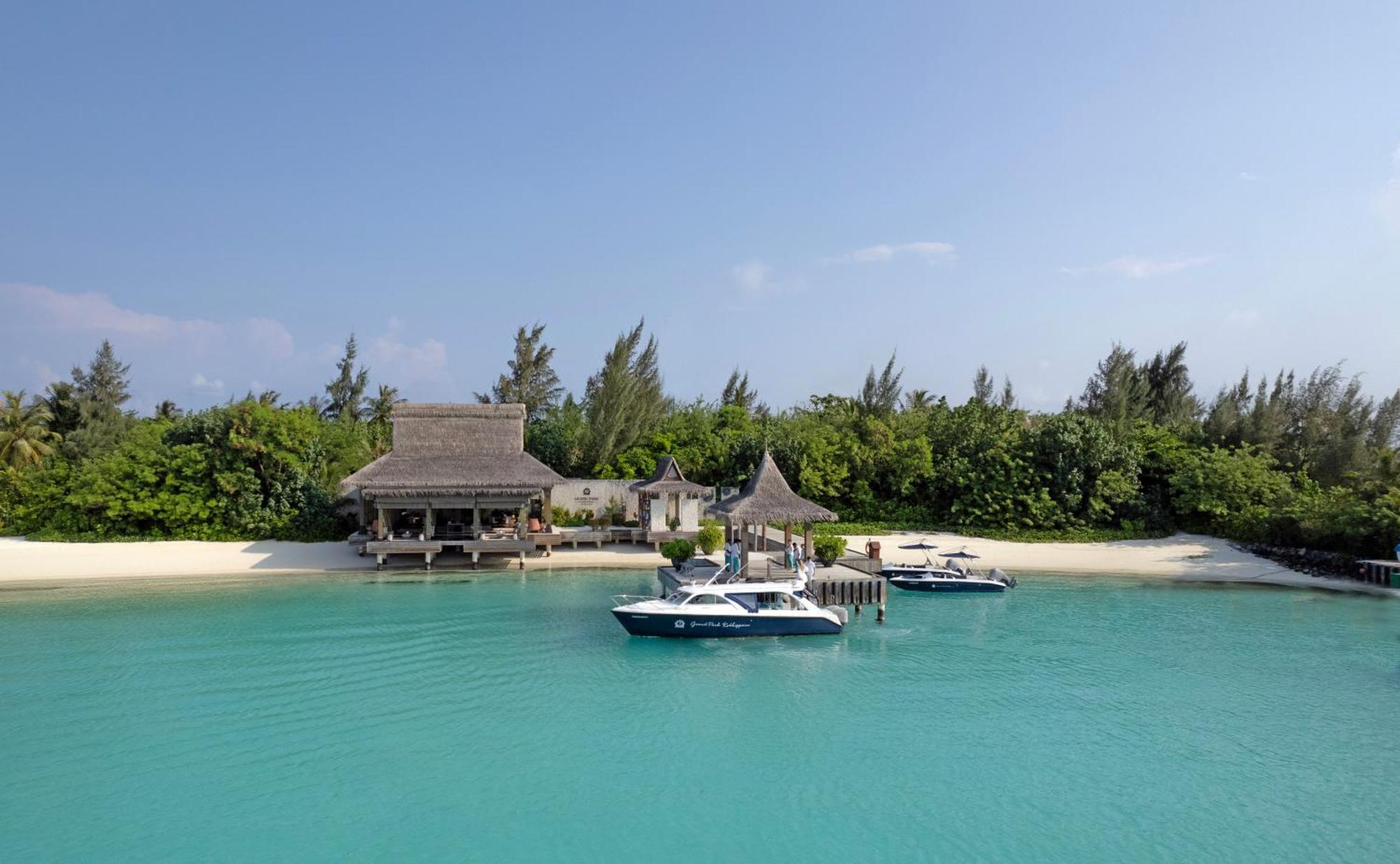 Hotel Grand Park Kodhipparu Maldives Baros Island Exterior foto